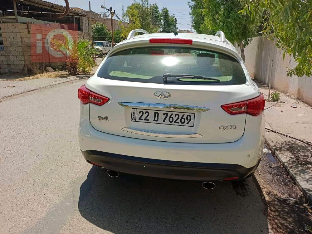 انفنتي QX70